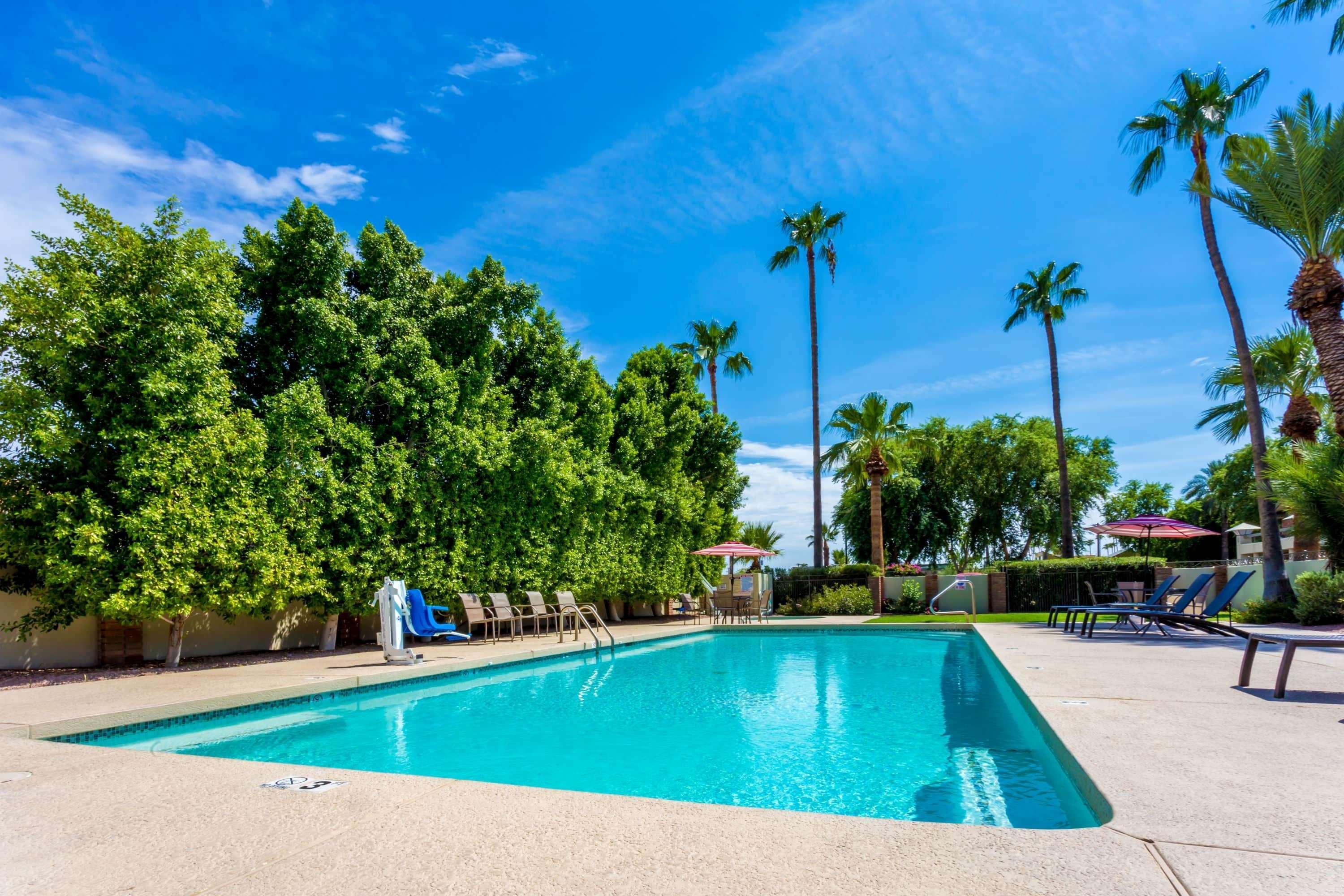 Howard Johnson By Wyndham Scottsdale Old Town Exterior photo